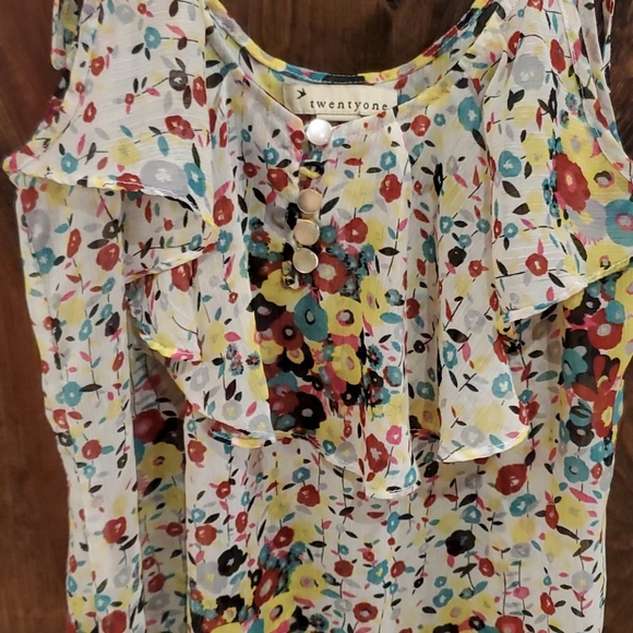 Sheer Floral Tie Strap Ruffle Cami Tank Top - Picture 2 of 2